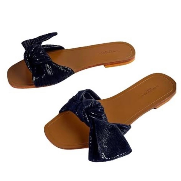 BNWT Tony Bianco ‘Assari’ Navy Shimmer Leather Flats - Picture 7 of 8